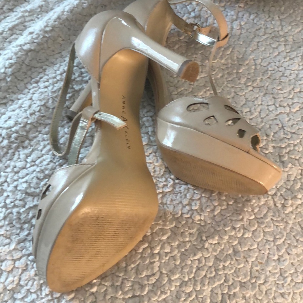 Heels - Picture 3 of 4